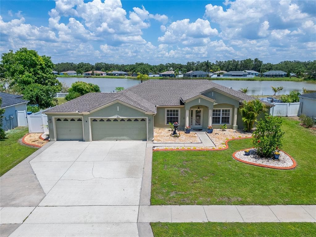 6425 CLAIR SHORE DRIVE APOLLO BEACH, FL 33572