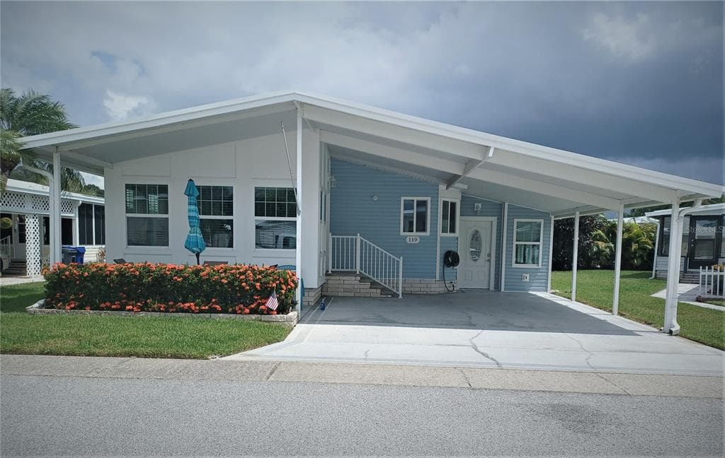119 DOLPHIN DRIVE S OLDSMAR, FL 34677
