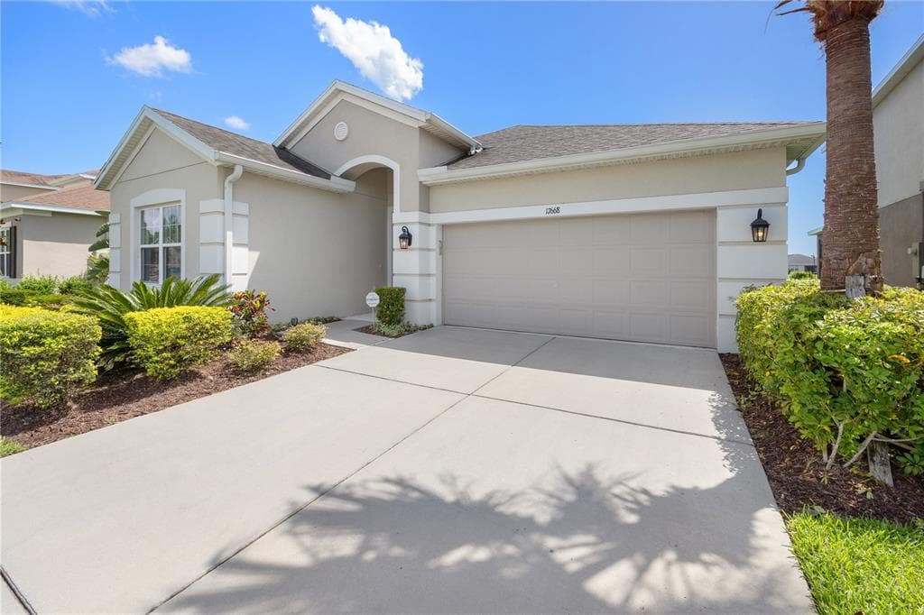 17668 BRIGHT WHEAT DRIVE LITHIA, FL 33547