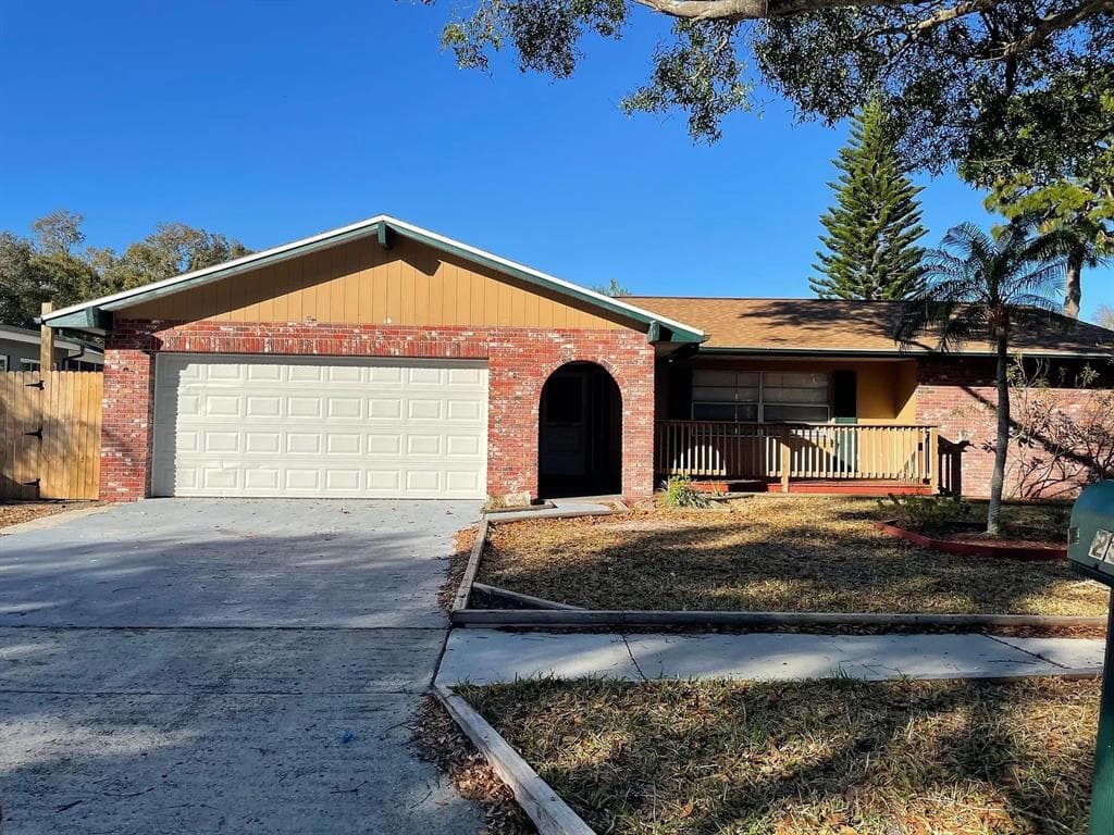 2334 COLONIAL COURT