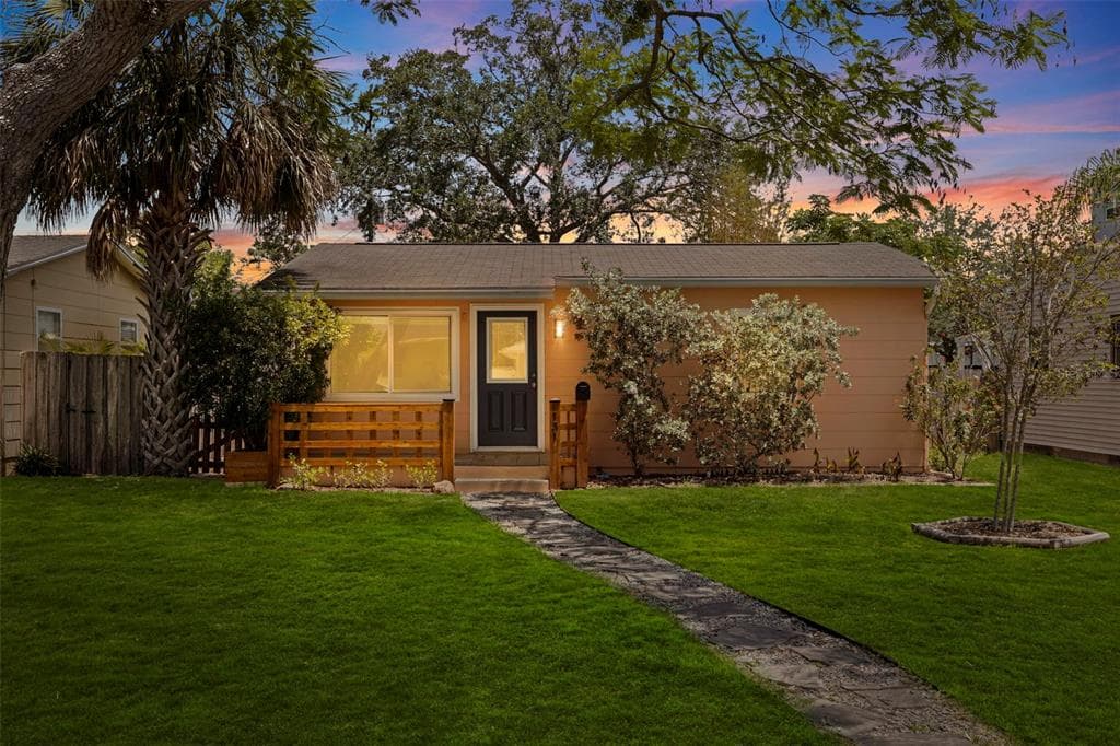 131 44TH AVENUE N ST PETERSBURG, FL 33703