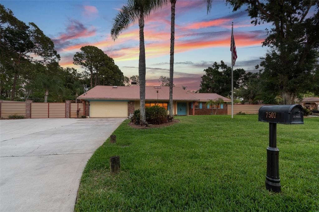 7507 BEASLEY ROAD TAMPA, FL 33615