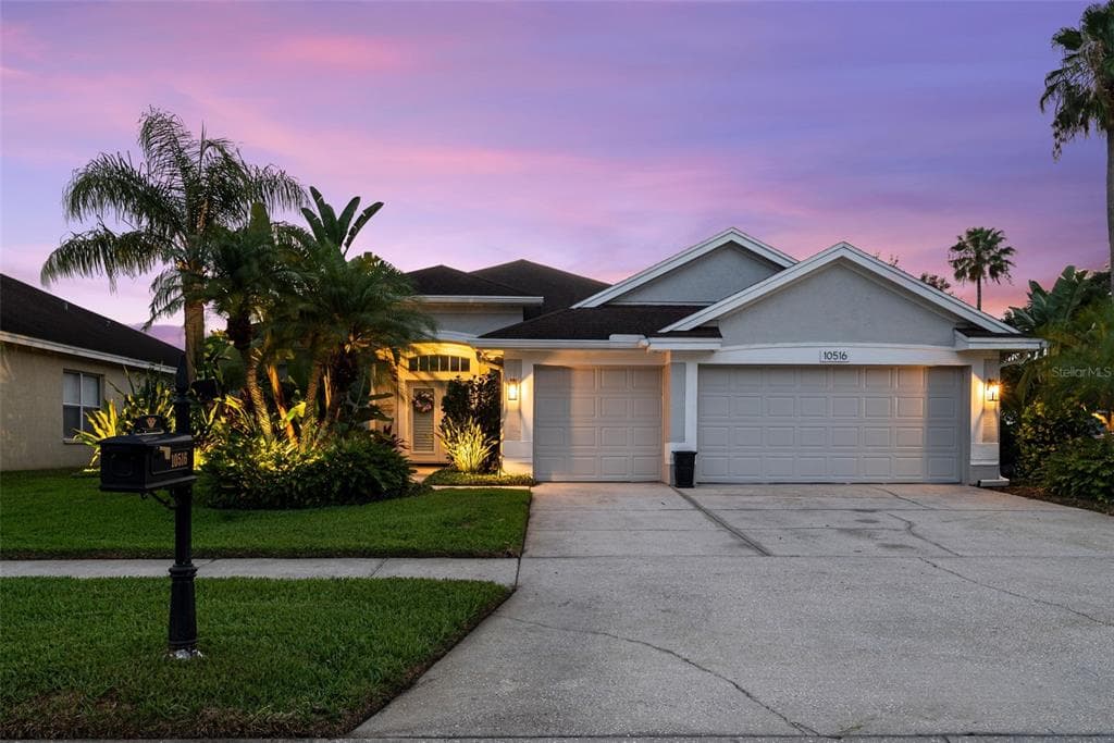 10516 GRETNA GREEN DRIVE TAMPA, FL 33626