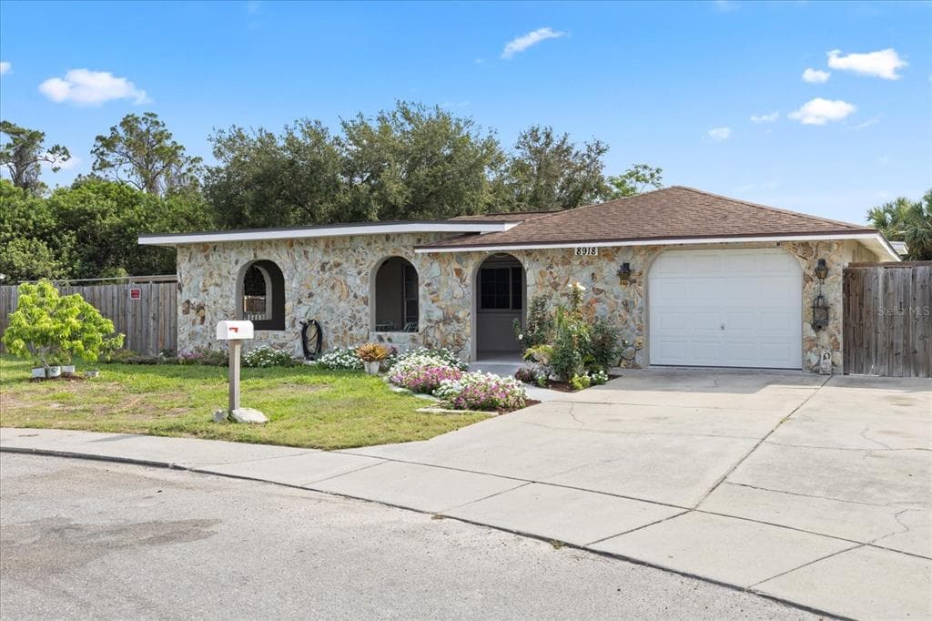 8918 CARMEN LANE