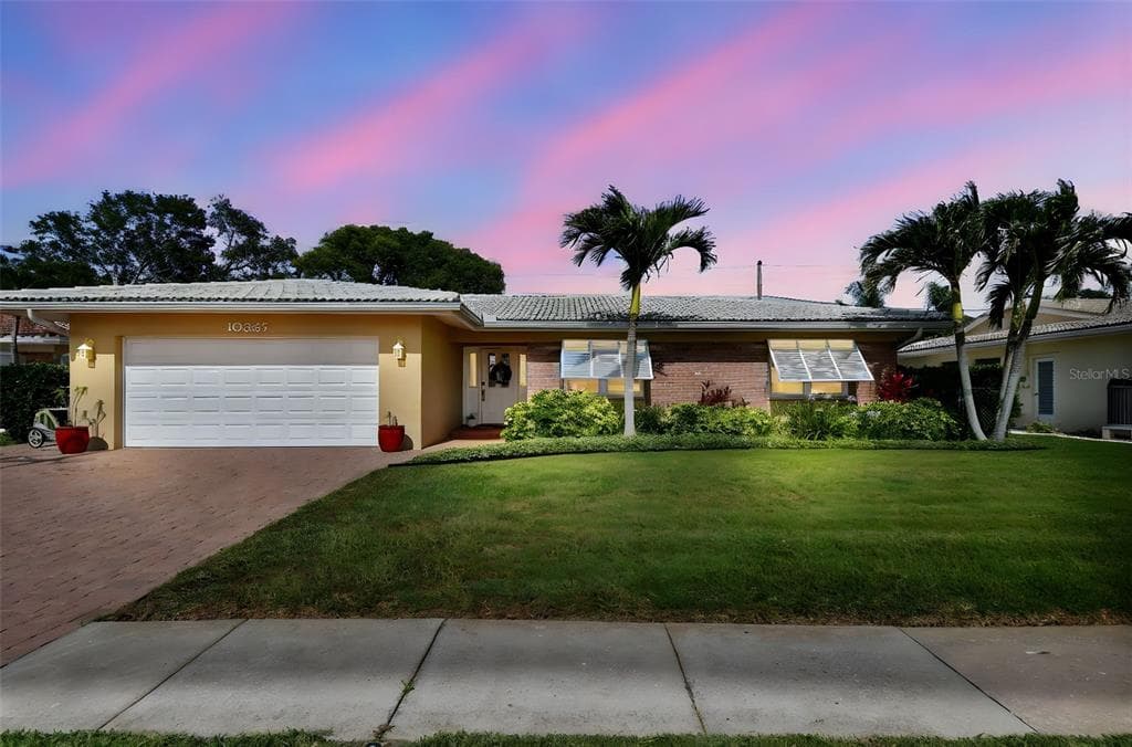 10387 MAJESTIC DRIVE LARGO, FL 33774
