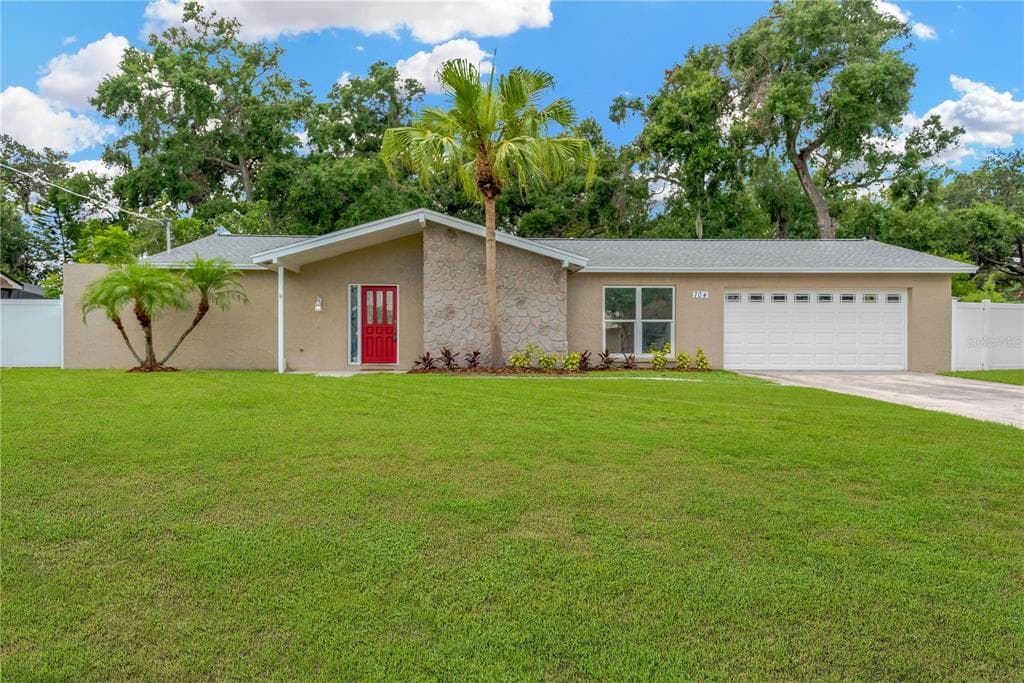 704 CHILDERS LOOP BRANDON, FL 33511