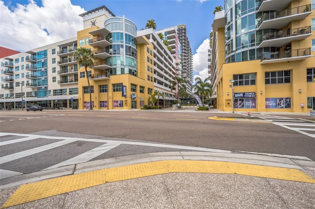 1120 E KENNEDY BOULEVARD UNIT 615