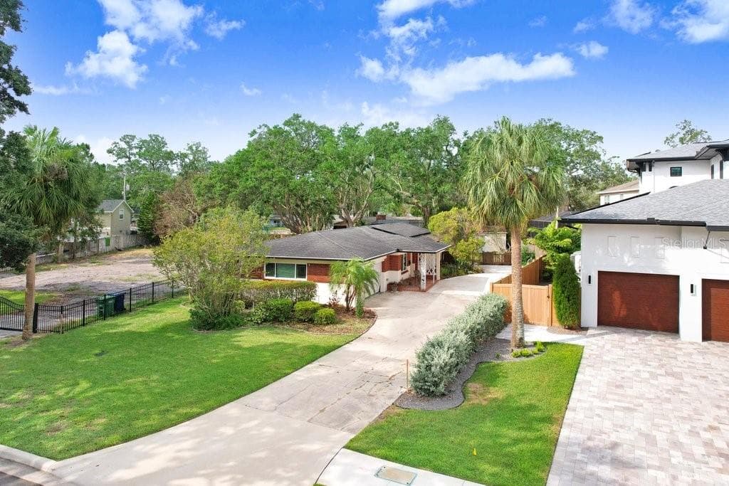 4640 W LAMB AVENUE TAMPA, FL 33629