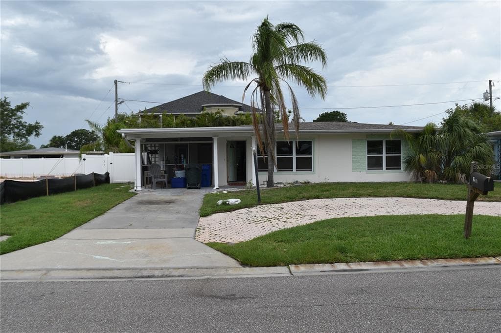2470 DEL RIO WAY DUNEDIN, FL 34698