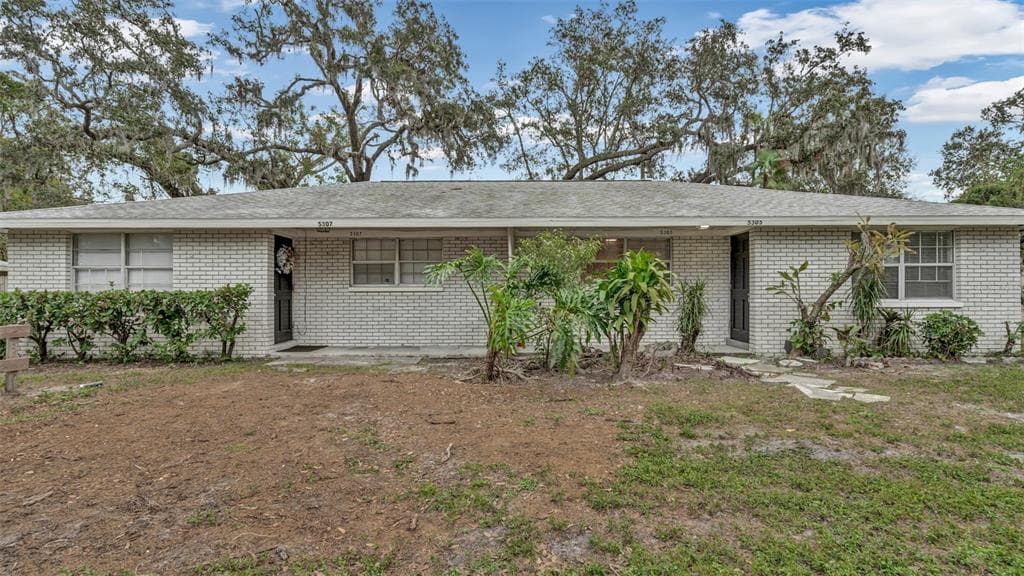 5303 OAKWOOD COURT UNIT 16 TAMPA, FL 33610