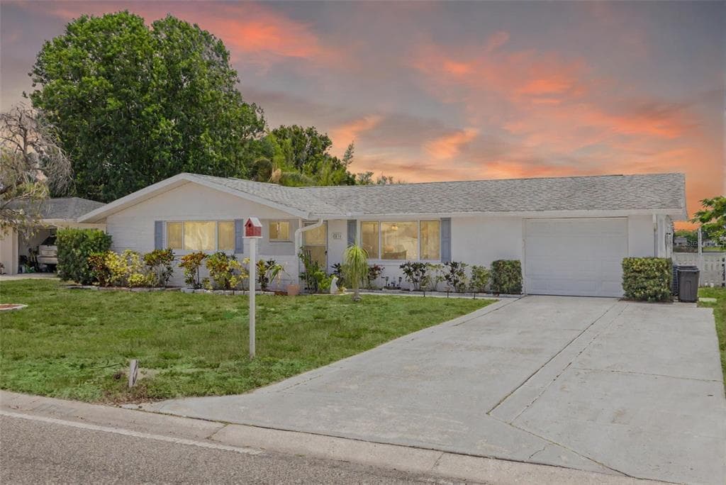 8014 LOTUS DRIVE PORT RICHEY, FL 34668