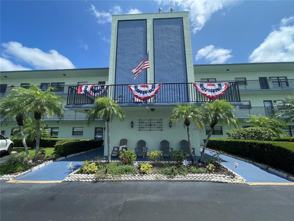 5973 TERRACE PARK DRIVE N UNIT 311 ST PETERSBURG, FL 33709