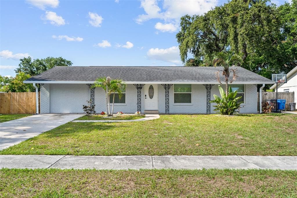 9053 HICKORY CIRCLE TAMPA, FL 33615