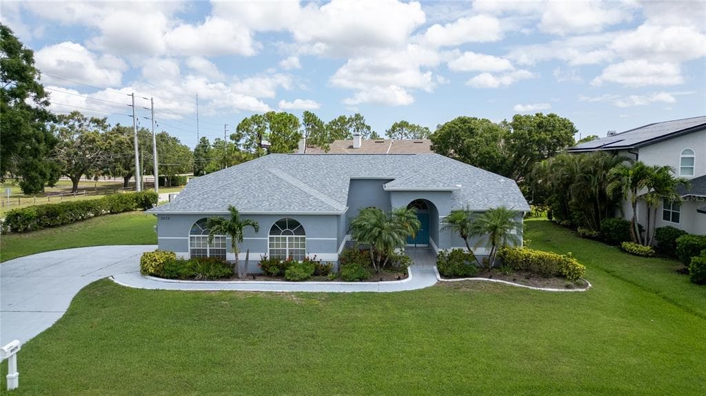 8679 BURNING TREE CIRCLE SEMINOLE, FL 33777