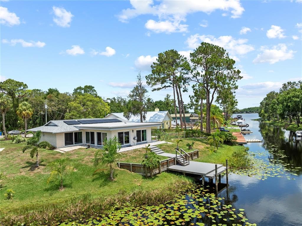 17511 CANAL SHORES DRIVE ODESSA, FL 33556
