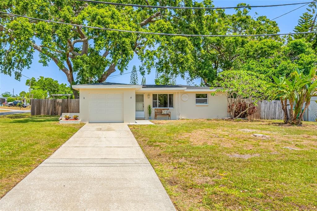 10599 111TH AVENUE N LARGO, FL 33773