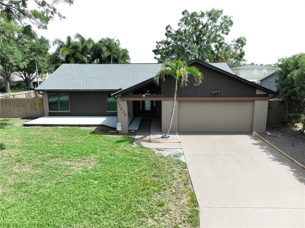 11525 COUNTRY OAKS DRIVE