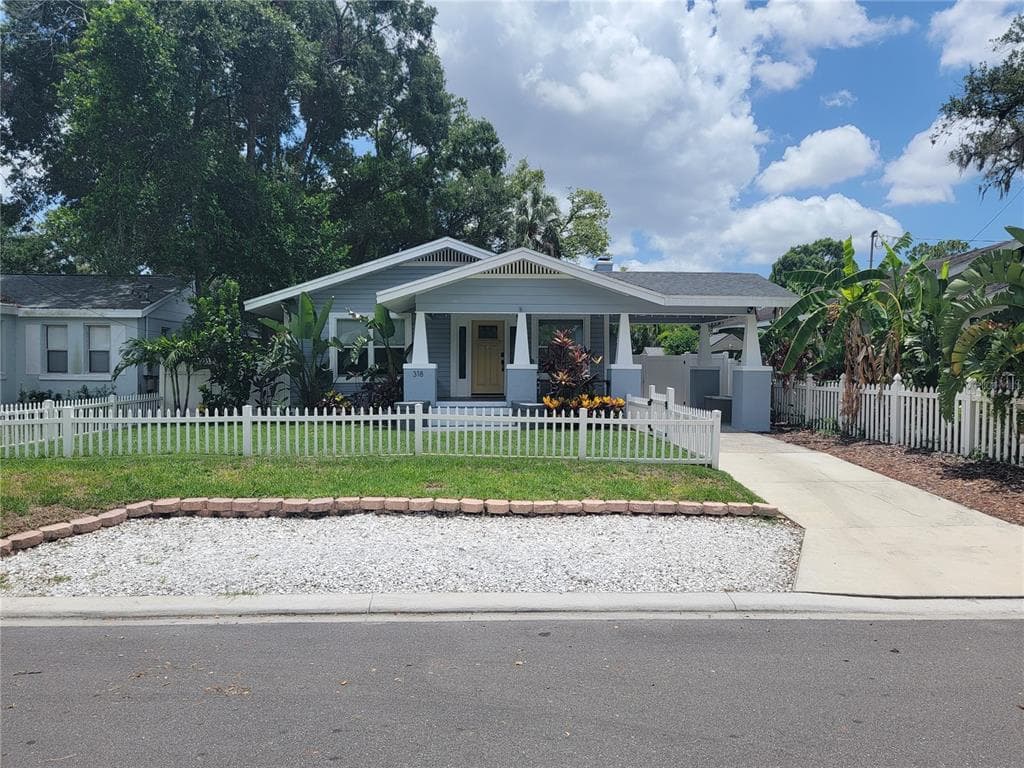 318 W CREST AVENUE TAMPA, FL 33603