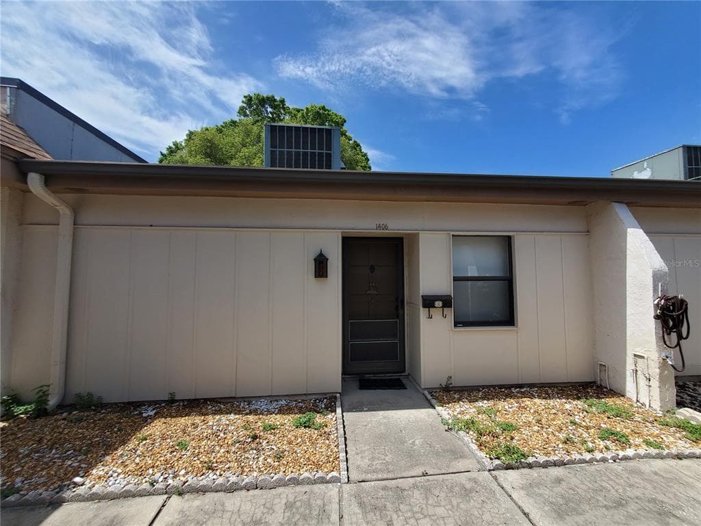 1406 ARROWHEAD CIRCLE W CLEARWATER, FL 33759