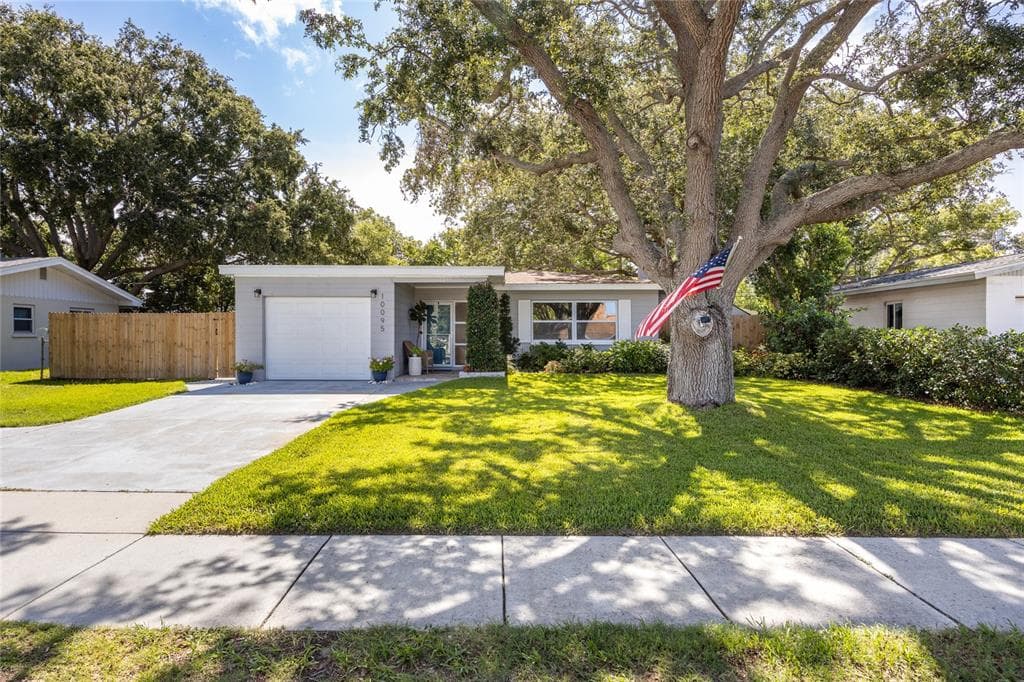 10095 OAKHURST RD SEMINOLE, FL 33776