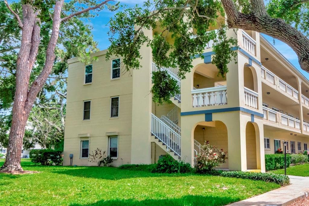 2253 NORWEGIAN DRIVE UNIT 27 CLEARWATER, FL 33763