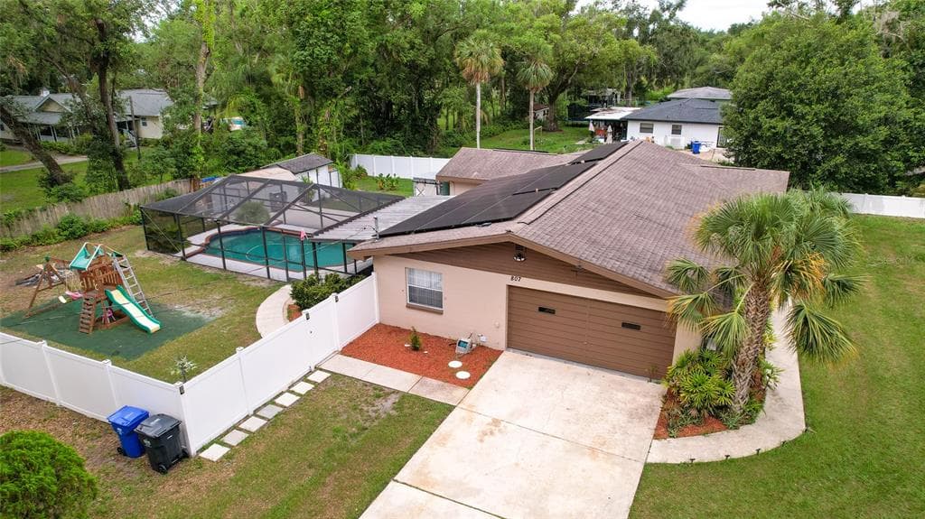 807 E CHAPMAN ROAD