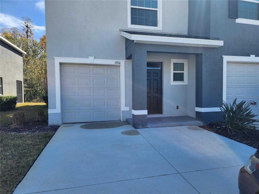 1910 HOVENWEEP ROAD WESLEY CHAPEL, FL 33543