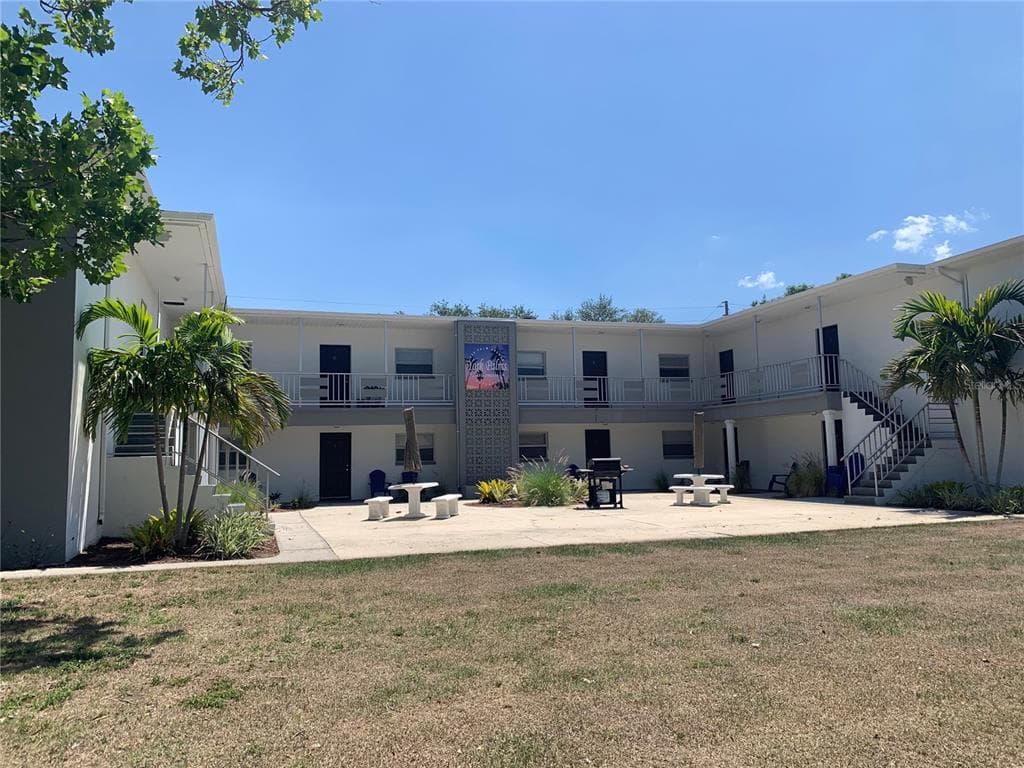 426 PALM AVENUE N UNIT 10