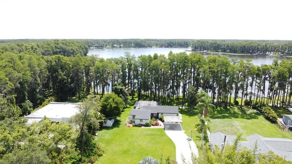 19209 CROOKED LANE LUTZ, FL 33548