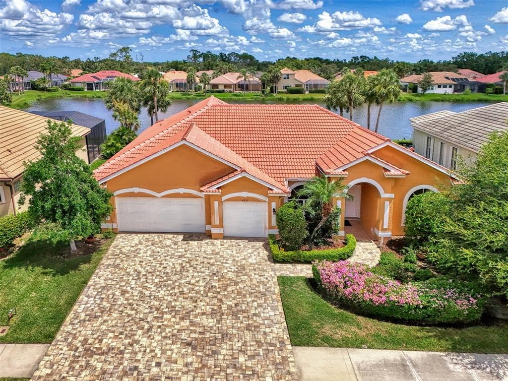 4957 SABAL LAKE CIRCLE SARASOTA, FL 34238