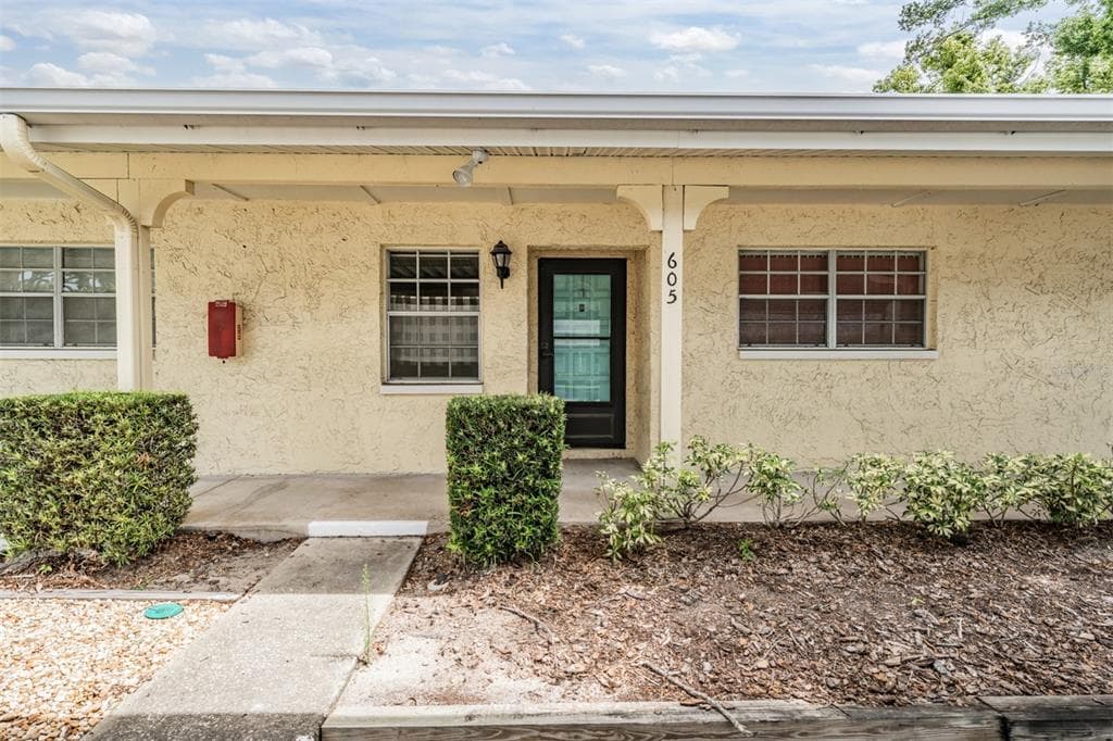 2465 NORTHSIDE DRIVE UNIT 605 CLEARWATER, FL 33761