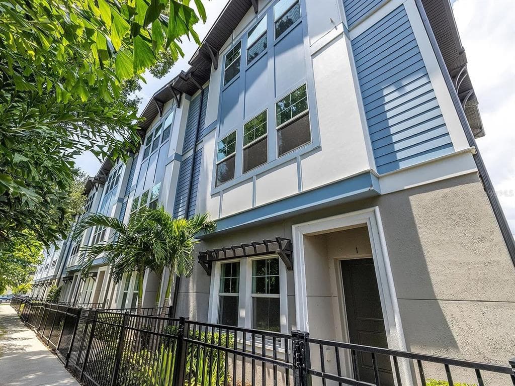 3120 W AZEELE STREET UNIT 1 TAMPA, FL 33609