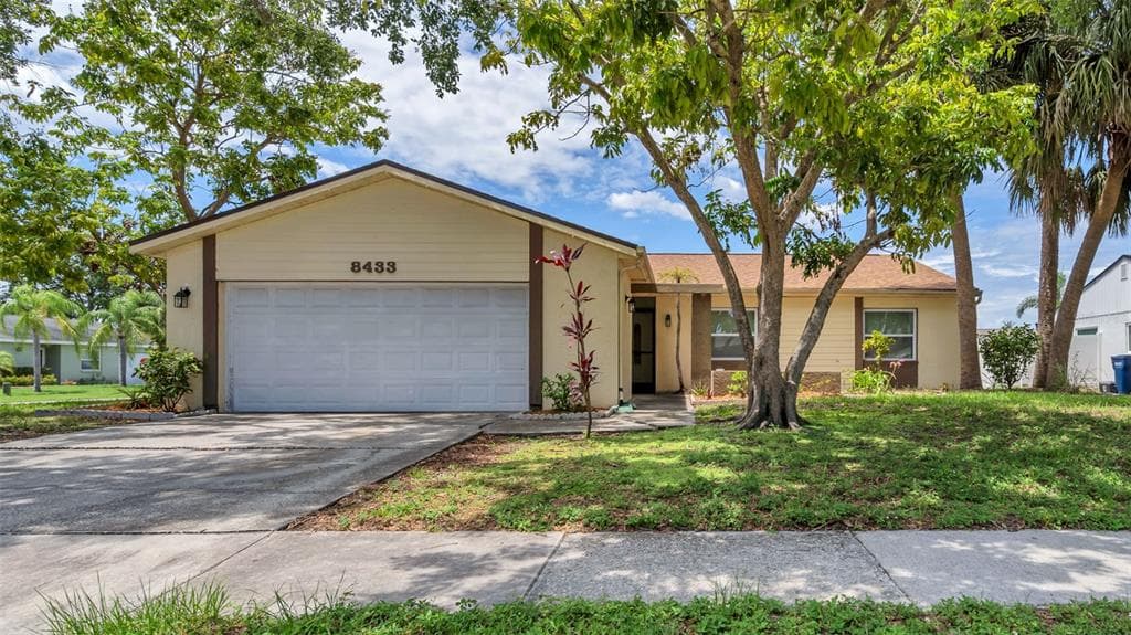 8433 SOMERSET DRIVE LARGO, FL 33773