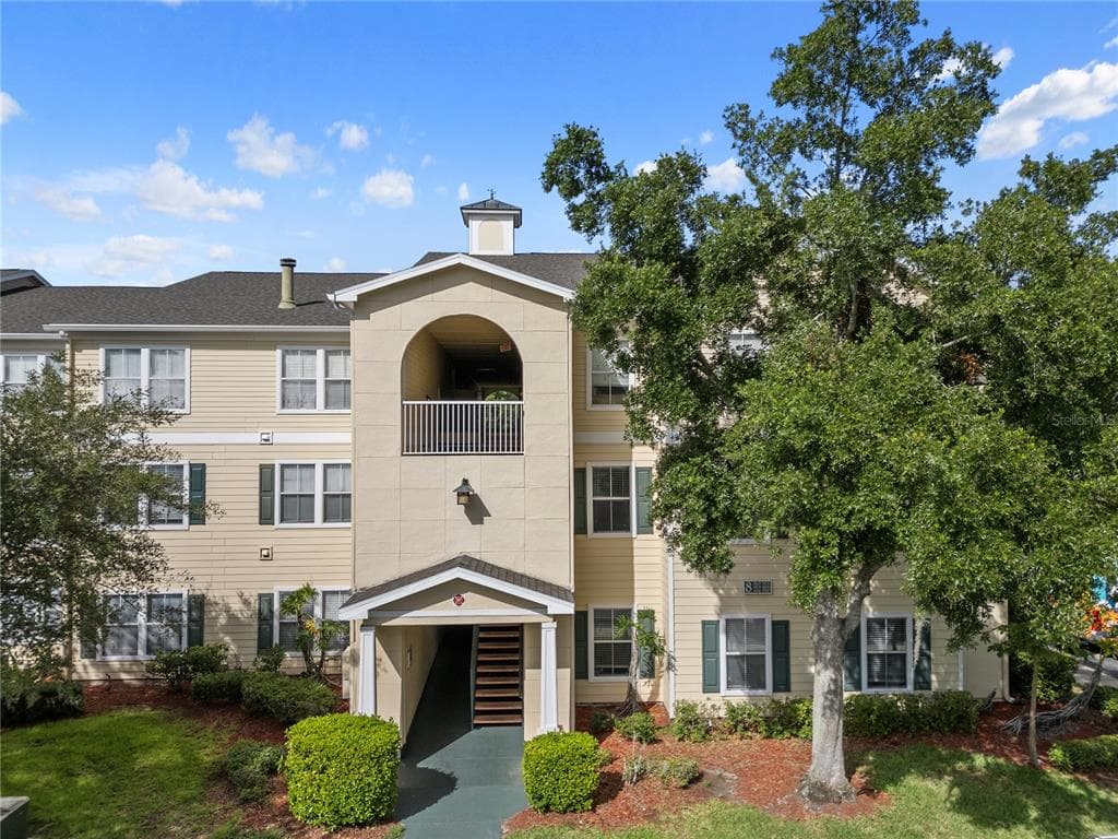 18229 BRIDLE CLUB DRIVE UNIT 18229 TAMPA, FL 33647