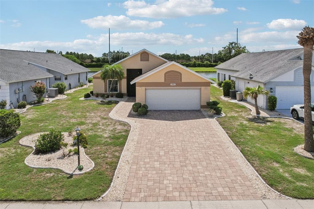 1901 E DEL WEBB BOULEVARD SUN CITY CENTER, FL 33573