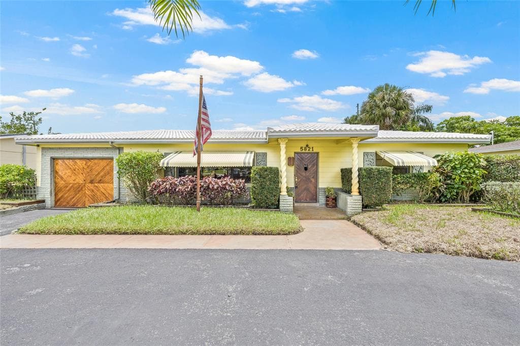 5821 52ND AVENUE N KENNETH CITY, FL 33709