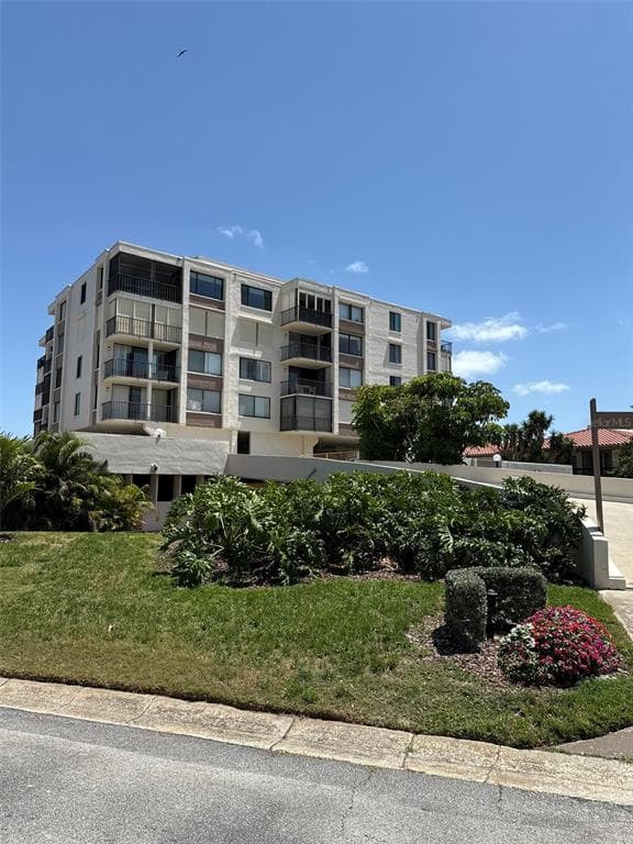 6218 PALMA DEL MAR UNIT 303