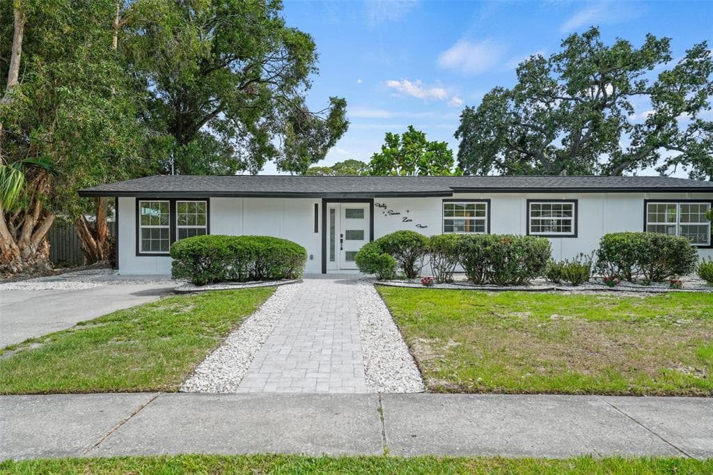 4704 W FAIRVIEW HEIGHTS TAMPA, FL 33616