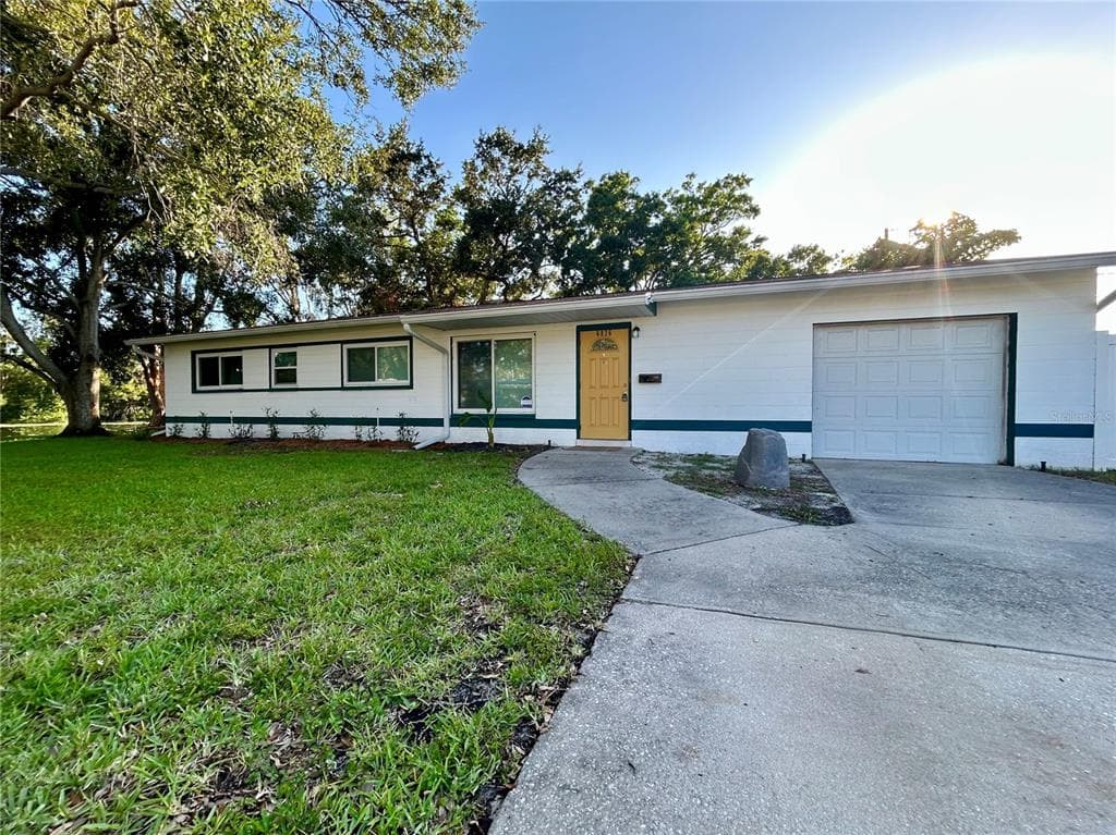 6876 17TH STREET N ST PETERSBURG, FL 33702