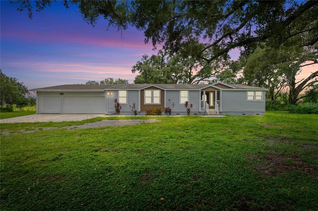 6728 SUTTON OAKS LANE ZEPHYRHILLS, FL 33541