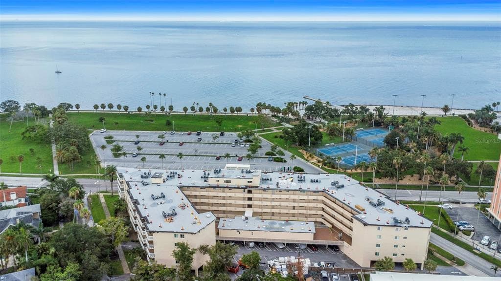 1200 N SHORE DRIVE NE UNIT 205 ST PETERSBURG, FL 33701
