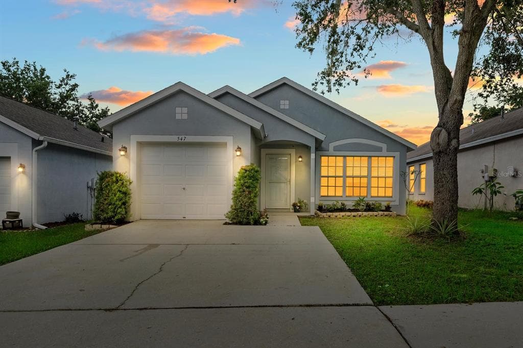 547 SUMMER SAILS DRIVE VALRICO, FL 33594