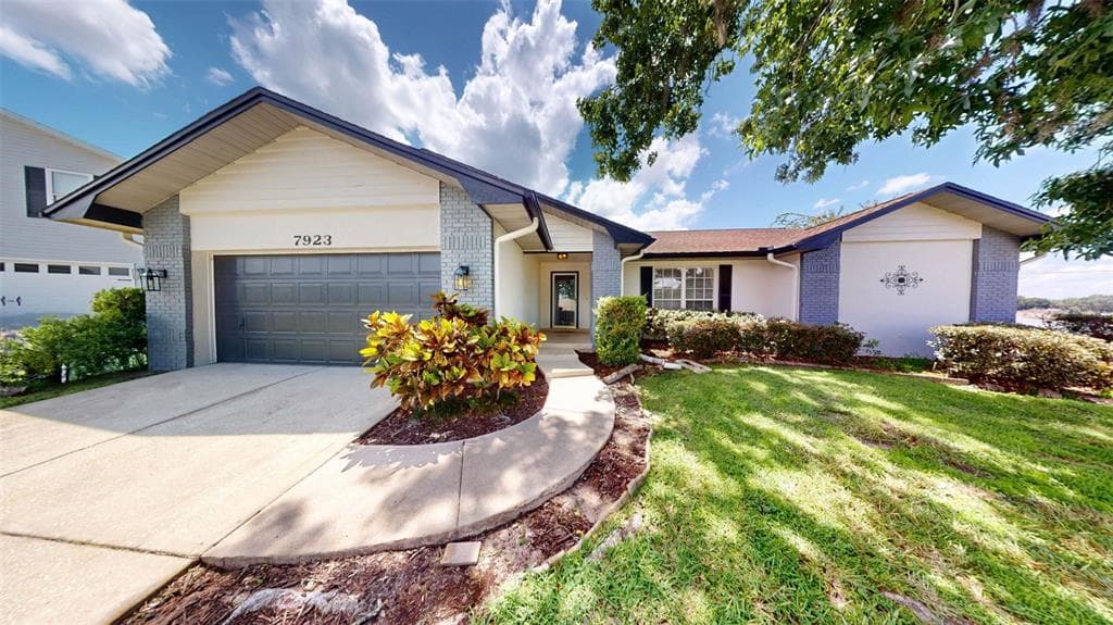 7923 RIDGE POINTE DRIVE E LAKELAND, FL 33810