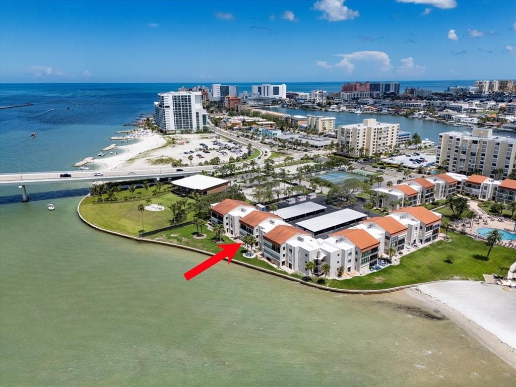 825 S GULFVIEW BOULEVARD UNIT 104 CLEARWATER BEACH, FL 33767
