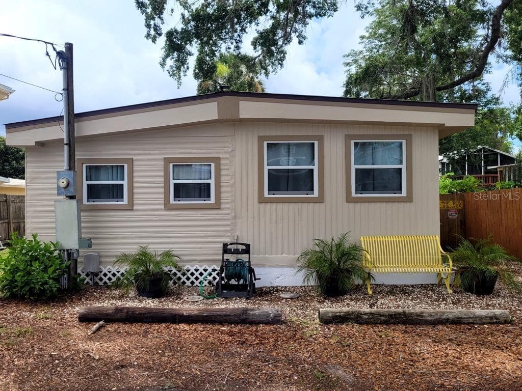 5527 DARLENE STREET WEEKI WACHEE, FL 34607