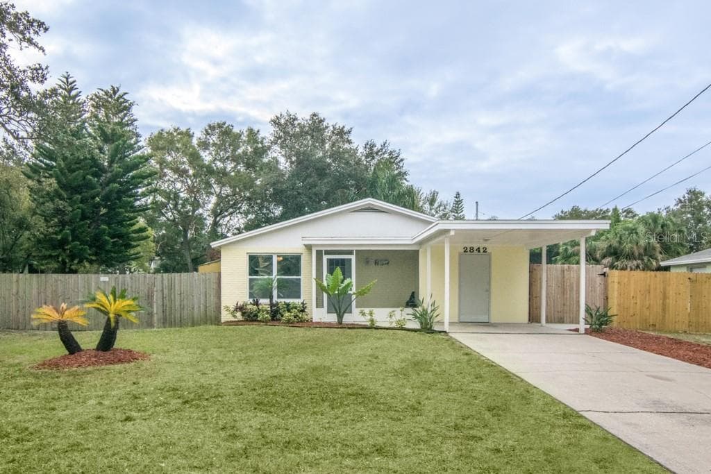 2842 W SHELTON AVENUE TAMPA, FL 33611