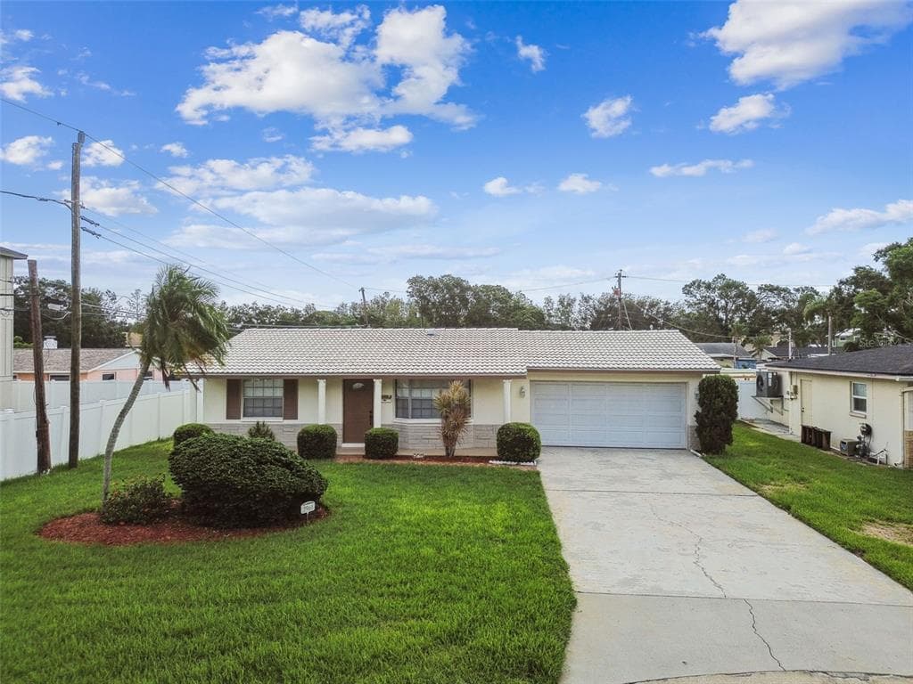 7961 2ND WAY N ST PETERSBURG, FL 33702