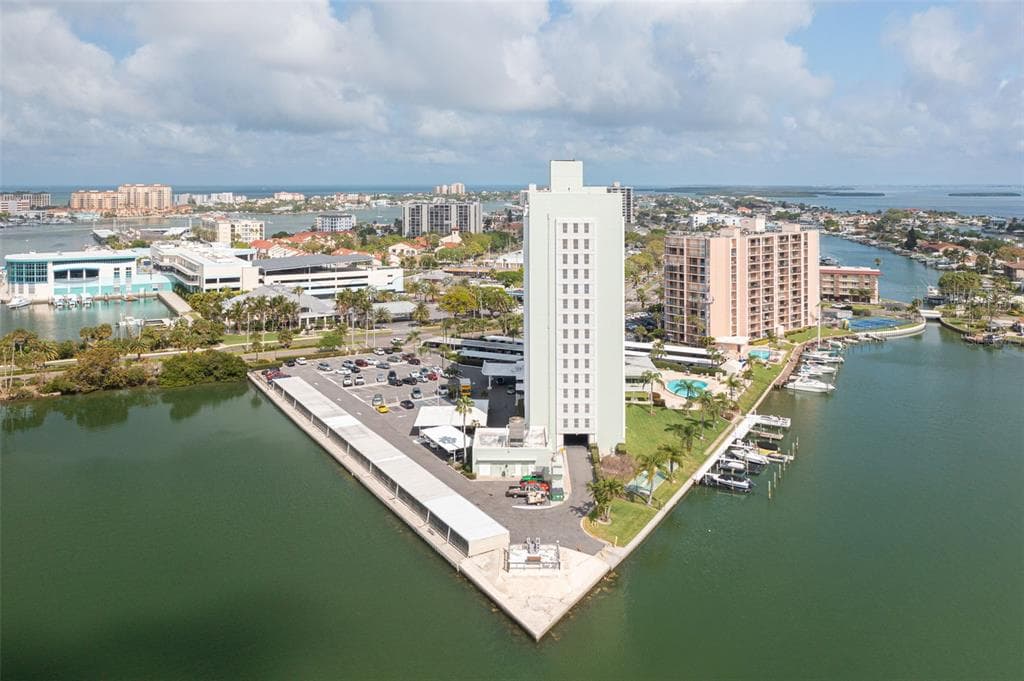 31 ISLAND WAY UNIT 502 CLEARWATER BEACH, FL 33767