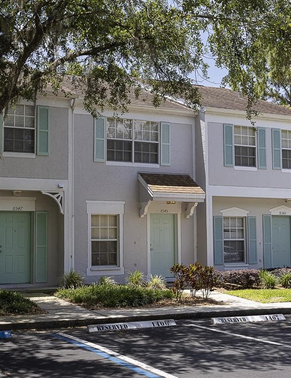 8545 HUNTERS KEY CIRCLE TAMPA, FL 33647
