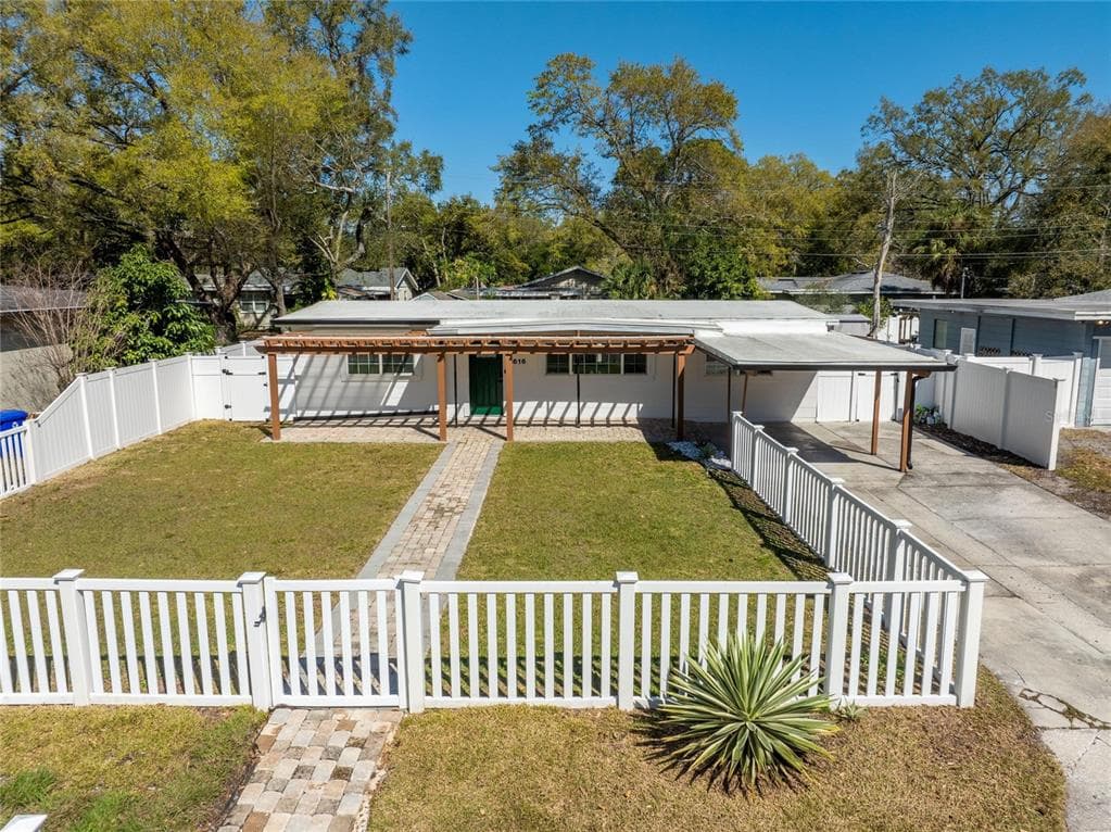 1616 HUNTINGTON STREET LAKELAND, FL 33801